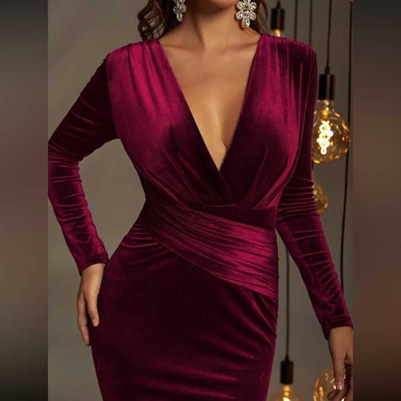 Luxe dark green surplice neck mermaid hem party formal evening velvet gown dress - Picture 7 of 16